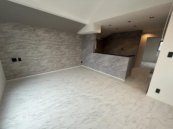 �_�ސ쌧������s������̐V�z��ˌ��Ẵ��r���O