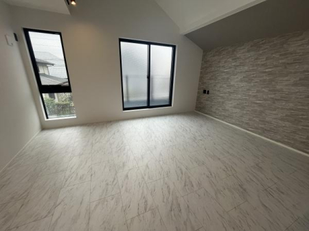 �_�ސ쌧������s������̐V�z��ˌ��Ẵ��r���O