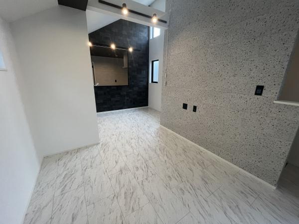 �_�ސ쌧������s������̐V�z��ˌ��Ẵ��r���O