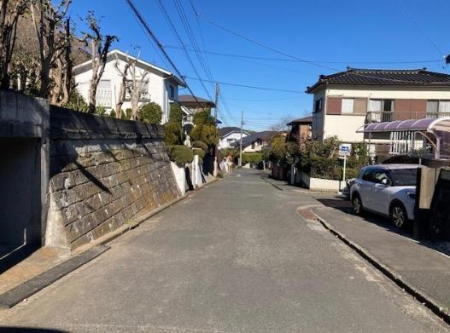 �_�ސ쌧���q�s���̓y�n�̑O�ʓ��H�܂ތ��n�ʐ^