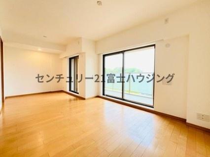 �_�ސ쌧����s�얼�̒��Ã}���V�����̃��r���O