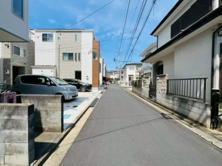 �_�ސ쌧������s��̒��È�ˌ��Ă̑O�ʓ��H�܂ތ��n�ʐ^