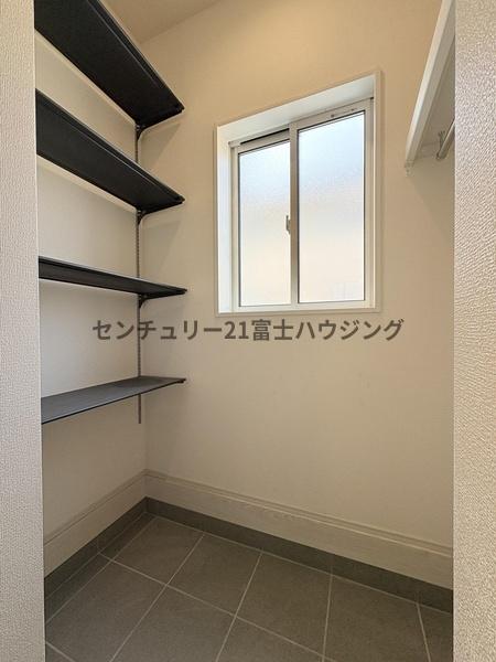 �_�ސ쌧������s��̐V�z��ˌ��Ă̌���