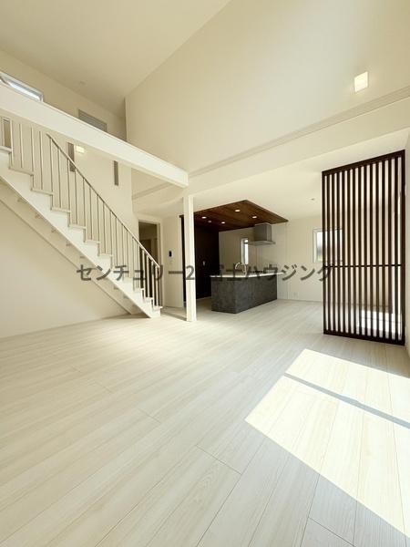 �_�ސ쌧������s��̐V�z��ˌ��Ẵ��r���O