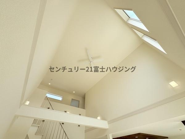 �_�ސ쌧������s��̐V�z��ˌ��Ẵ��r���O