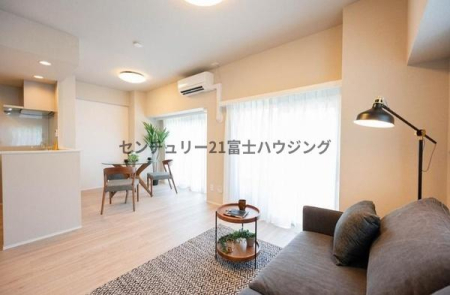 �_�ސ쌧����s�А��C��1���� 8-21�̒��Ã}���V�����̃��r���O