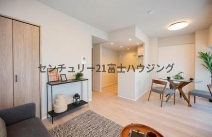 �_�ސ쌧����s�А��C��1���� 8-21�̒��Ã}���V�����̃��r���O