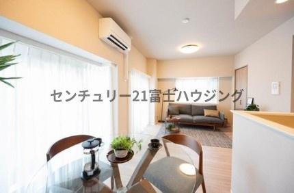 �_�ސ쌧����s�А��C��1���� 8-21�̒��Ã}���V�����̃��r���O