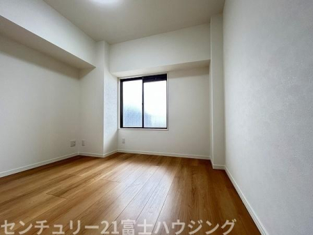 �_�ސ쌧������s���h�̒��Ã}���V�����̐Q��