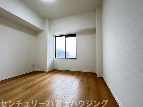 �_�ސ쌧������s���h�̒��Ã}���V�����̐Q��