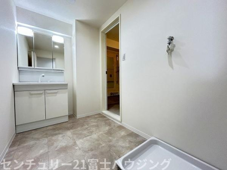 �_�ސ쌧������s���h�̒��Ã}���V�����̐��ʑ�E���ʏ�