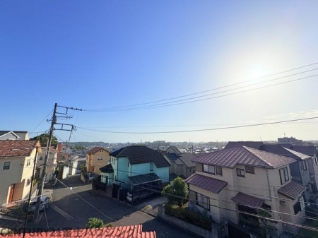 �_�ސ쌧����s����̐V�z��ˌ��Ă̏Z�˂���̒��]�ʐ^