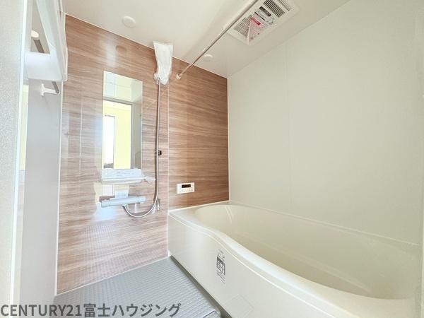 �_�ސ쌧����s����̐V�z��ˌ��Ă̗���