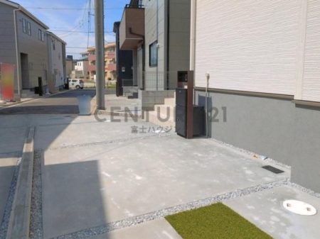 �_�ސ쌧������s����2���ڂ̐V�z��ˌ��Ă̒��ԏ�