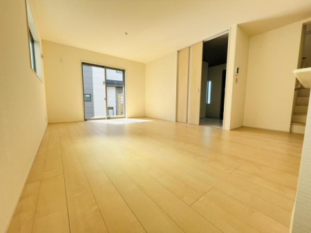 �_�ސ쌧������s����2���ڂ̐V�z��ˌ��Ẵ��r���O