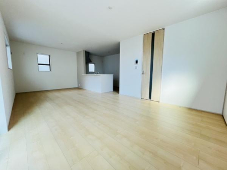 �_�ސ쌧������s����2���ڂ̐V�z��ˌ��Ẵ��r���O