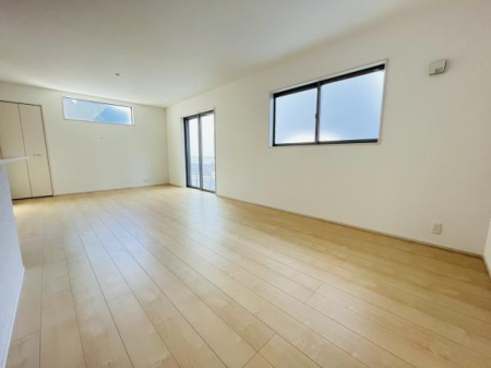 �_�ސ쌧������s����2���ڂ̐V�z��ˌ��Ẵ��r���O