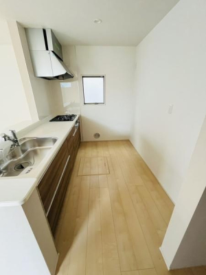 �_�ސ쌧������s����2���ڂ̐V�z��ˌ��ẴL�b�`��