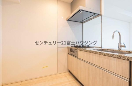 �_�ސ쌧����s�А��C��2���� 14-3�̒��Ã}���V�����̃L�b�`��