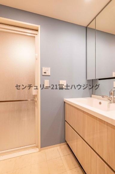 �_�ސ쌧����s�А��C��2���� 14-3�̒��Ã}���V�����̐��ʑ�E���ʏ�