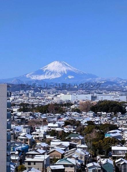 �_�ސ쌧������s��̒��Ã}���V�����̏Z�˂���̒��]�ʐ^