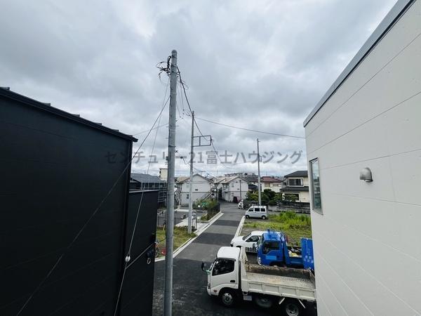 �_�ސ쌧������s����1���ڂ̐V�z��ˌ��Ă̏Z�˂���̒��]�ʐ^