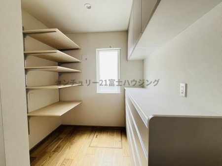 �_�ސ쌧������s����1���ڂ̐V�z��ˌ��ẴL�b�`��