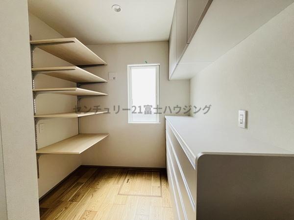 �_�ސ쌧������s����1���ڂ̐V�z��ˌ��ẴL�b�`��