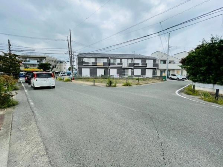 �_�ސ쌧������s���v�ۂ̓y�n�̑O�ʓ��H�܂ތ��n�ʐ^