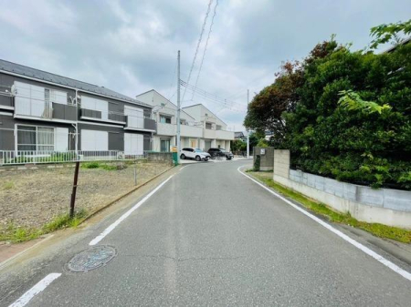 �_�ސ쌧������s���v�ۂ̓y�n�̑O�ʓ��H�܂ތ��n�ʐ^