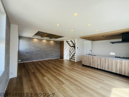 �_�ސ쌧����s�А��R1���ڂ̐V�z��ˌ��Ẵ��r���O