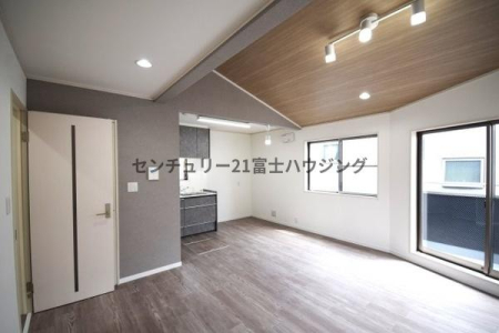 �_�ސ쌧������s�\�ԍ�3���ڂ̒��È�ˌ��Ẵ��r���O