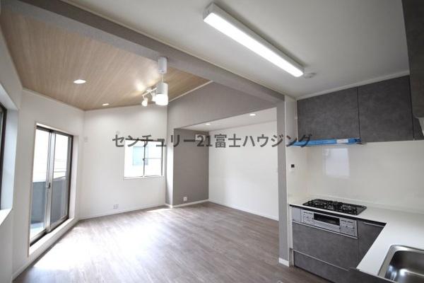 �_�ސ쌧������s�\�ԍ�3���ڂ̒��È�ˌ��Ẵ��r���O