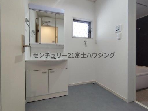 �_�ސ쌧������s�\�ԍ�3���ڂ̒��È�ˌ��Ă̐��ʑ�E���ʏ�