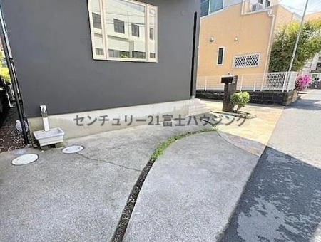 �_�ސ쌧������s�\�ԍ�3���ڂ̒��È�ˌ��Ă̒��ԏ�