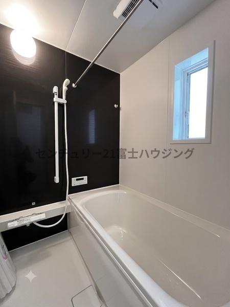 �_�ސ쌧����s���2���ڂ̐V�z��ˌ��Ă̗���