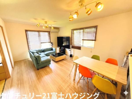 �_�ސ쌧����s�P�s5���� 5-10-4�̒��È�ˌ��Ẵ��r���O