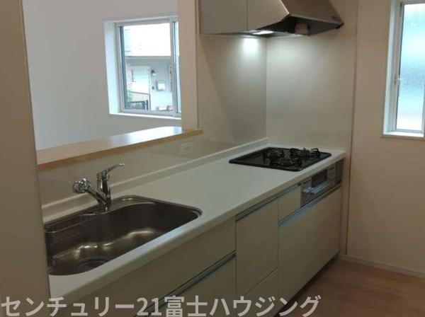 �_�ސ쌧�ɐ����s����5���ڂ̐V�z��ˌ��ẴL�b�`��