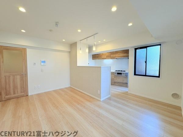 �_�ސ쌧����s�ғ�6���ڂ̒��Ã}���V�����̃��r���O