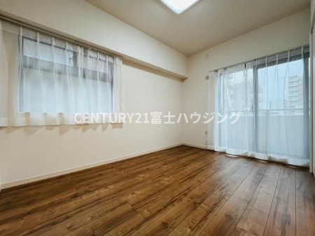 �_�ސ쌧����s�쓡�� 8-14�̒��Ã}���V�����̐Q��