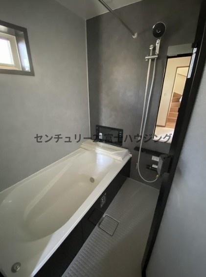 �_�ސ쌧����s���q�̐V�z��ˌ��Ă̗���