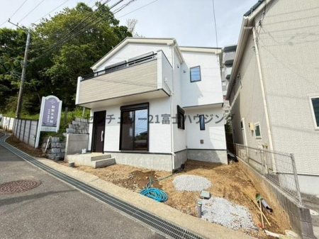 �_�ސ쌧����s�Ԃ̖؂̐V�z��ˌ��Ă̌��n�O�ώʐ^