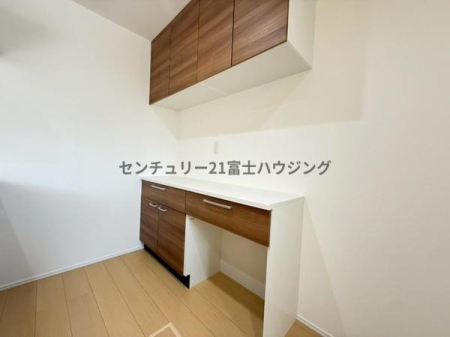 �_�ސ쌧����s�Ԃ̖؂̐V�z��ˌ��ẴL�b�`��