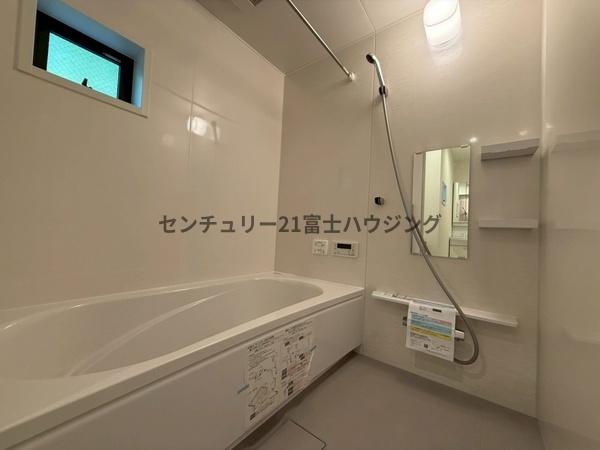 �_�ސ쌧����s�Ԃ̖؂̐V�z��ˌ��Ă̗���