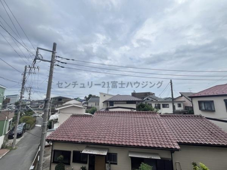�_�ސ쌧������s�o�����̐V�z��ˌ��Ă̏Z�˂���̒��]�ʐ^