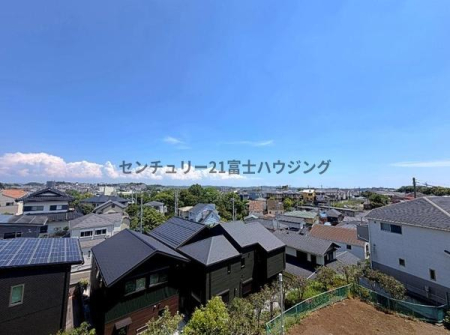 �_�ސ쌧����s�勘�̒��Ã}���V�����̏Z�˂���̒��]�ʐ^