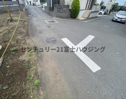 �_�ސ쌧������s����3���ڂ̓y�n�̑O�ʓ��H�܂ތ��n�ʐ^