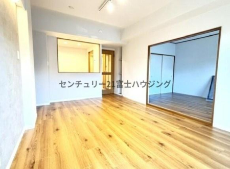 �_�ސ쌧������s���c1���ڂ̒��Ã}���V�����̃��r���O