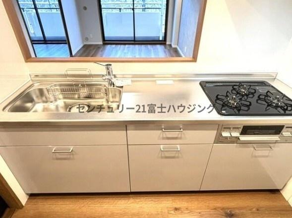 �_�ސ쌧������s���c1���ڂ̒��Ã}���V�����̃L�b�`��