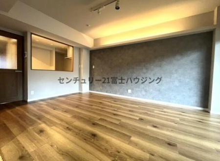 �_�ސ쌧������s���c1���ڂ̒��Ã}���V�����̃��r���O